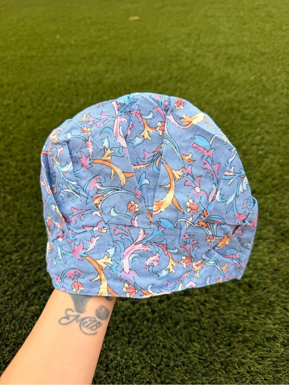 Women’s bouffant scrub cap